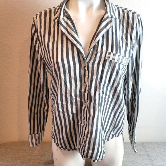 Victoria's Secret Button Down Sleep Top - Picture 1 of 8
